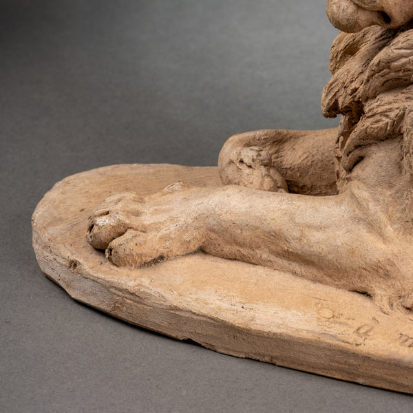 Ytiga NUMATA (1873-1954) Lion couché - Exceptionnelle Terre cuite originale datée 1906