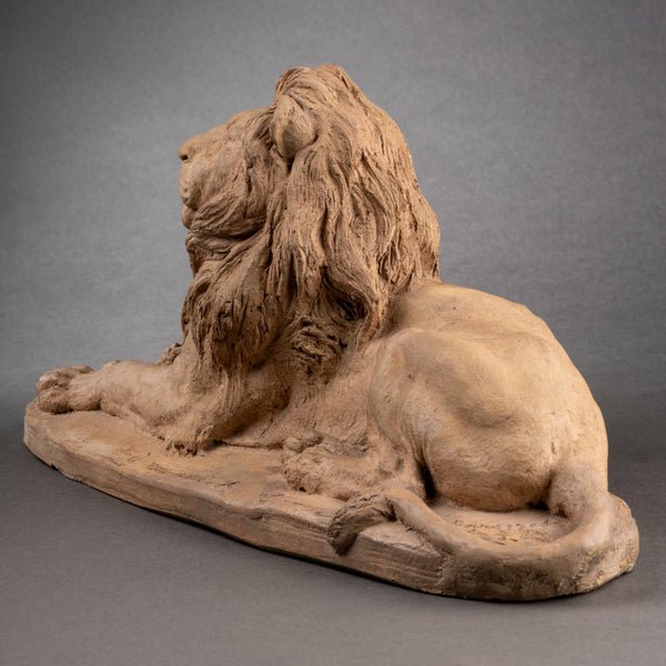 Ytiga NUMATA (1873-1954) Lion couché - Exceptionnelle Terre cuite originale datée 1906