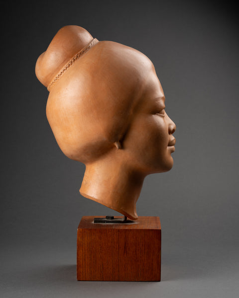 Hugues BACQUET - Bust of a woman Southeast Asia in patinated terracotta earth color