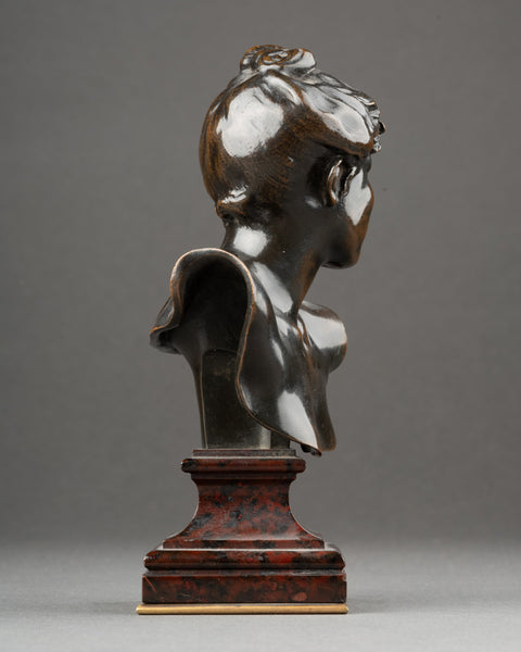 Alexandre FAlGUIERE (1831-1900) 'Buste de Diane chasseresse' Bronze patiné, début du XXème