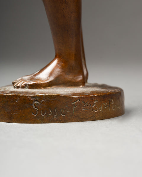 Maurice DELANNOY (1885-1972) 'Jeune femme se dénudant' Bronze patiné, période Art Déco.