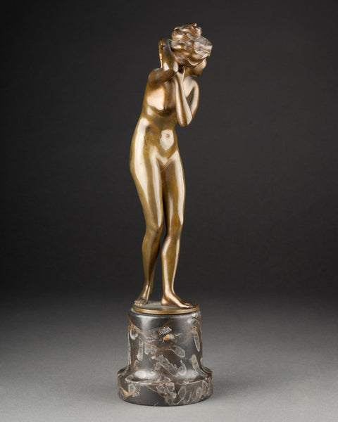 Prof Otto POERTZEL (1865-1922) 'Nu féminin au chat' Bronze doré, période Art Déco.