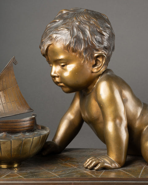 Emmanuel VILLANIS (1858-1914) Enfant jouant avec un bateau. Grand et rare bronze. Vers 1900