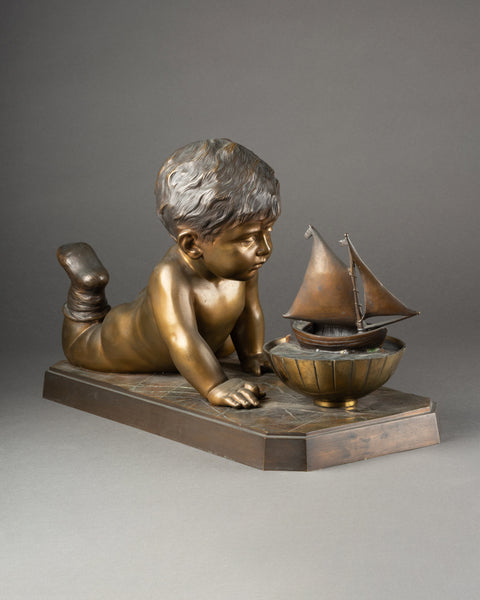 Emmanuel VILLANIS (1858-1914) Enfant jouant avec un bateau. Grand et rare bronze. Vers 1900