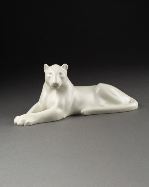 Armand PETERSEN (1891-1969) - Lionne couchée - Porcelaine Emaillée, Bing & Grundahl