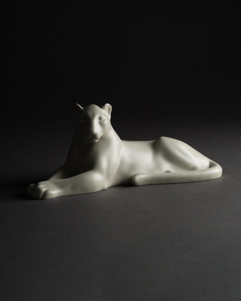 Armand PETERSEN (1891-1969) - Lionne couchée - Porcelaine Emaillée, Bing & Grundahl