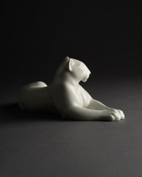Armand PETERSEN (1891-1969) - Lionne couchée - Porcelaine Emaillée, Bing & Grundahl
