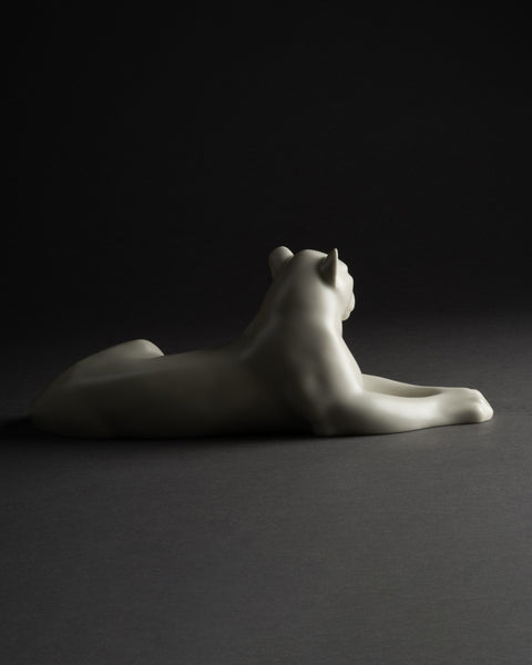 Armand PETERSEN (1891-1969) - Lionne couchée - Porcelaine Emaillée, Bing & Grundahl