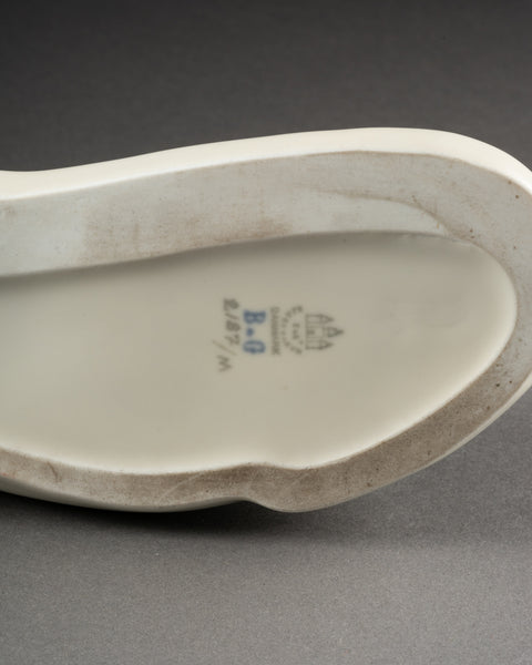 Armand PETERSEN (1891-1969) - Lionne couchée - Porcelaine Emaillée, Bing & Grundahl