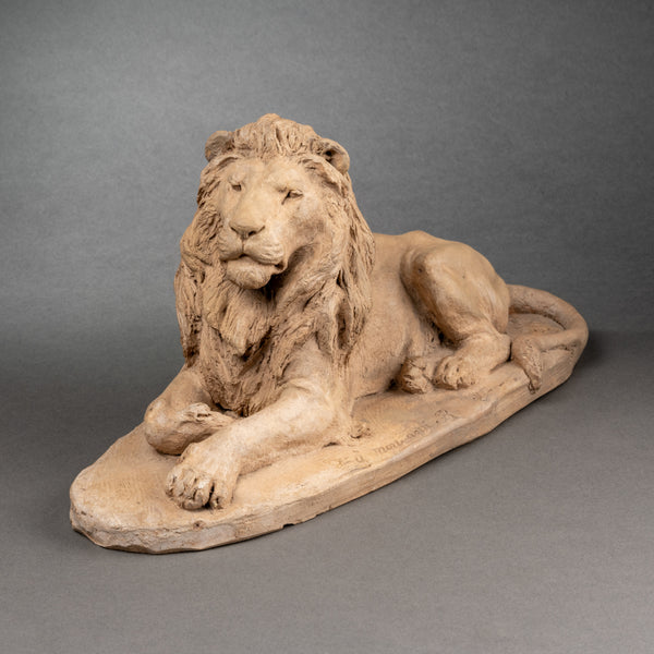 Ytiga NUMATA (1873-1954) Lion couché - Exceptionnelle Terre cuite originale datée 1906