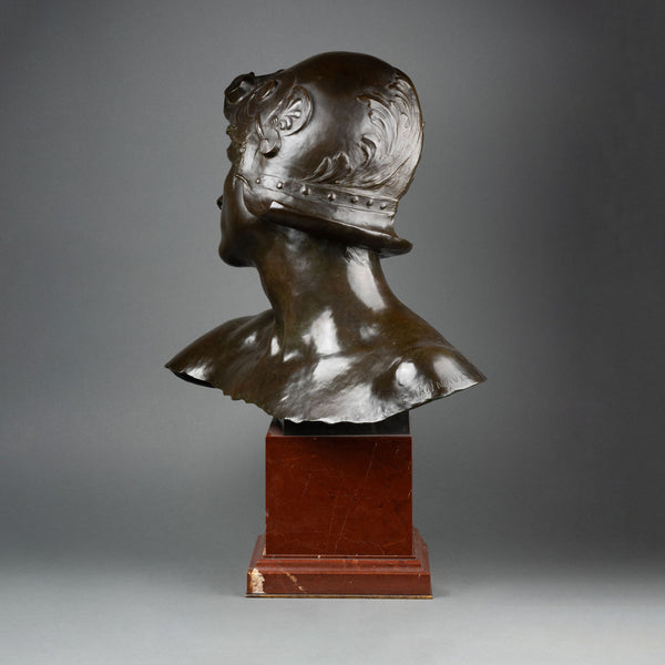 Emmanuel HANNAUX (1855-1934) Buste de jeune guerrier romain, grand modèle.