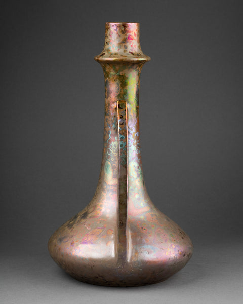 Clément MASSIER '1844-1917) Vase a double prise en faïence à glaçure irisée, décor aux papillons.