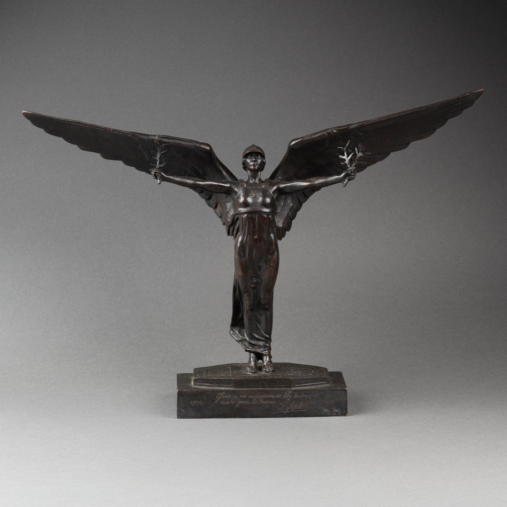 Victor SEGOFFIN (1868-1925) 'Victoire ailée' Bronze patiné vers 1925