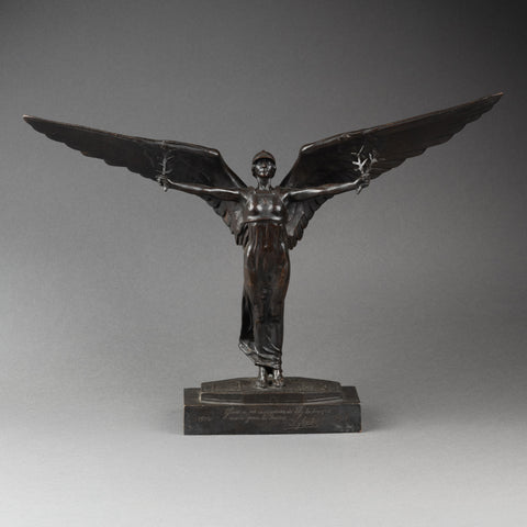 Victor SEGOFFIN (1868-1925) 'Victoire ailée' Bronze patiné vers 1925