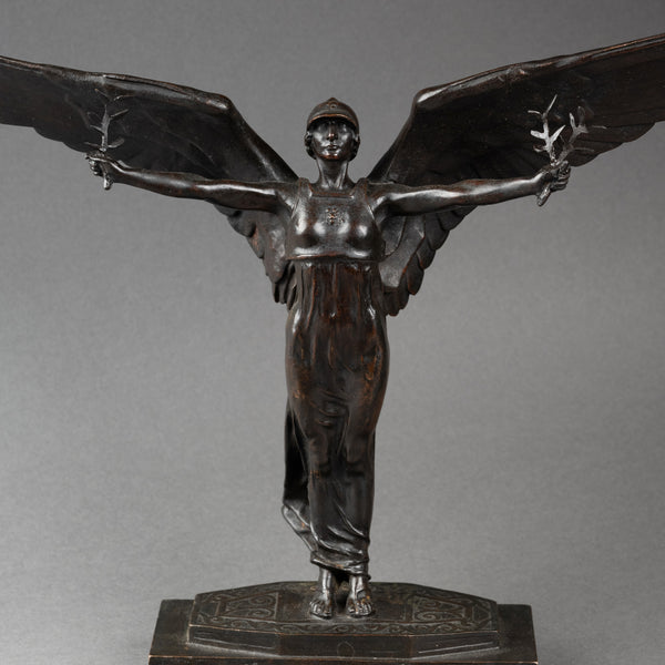 Victor SEGOFFIN (1868-1925) 'Victoire ailée' Bronze patiné vers 1925