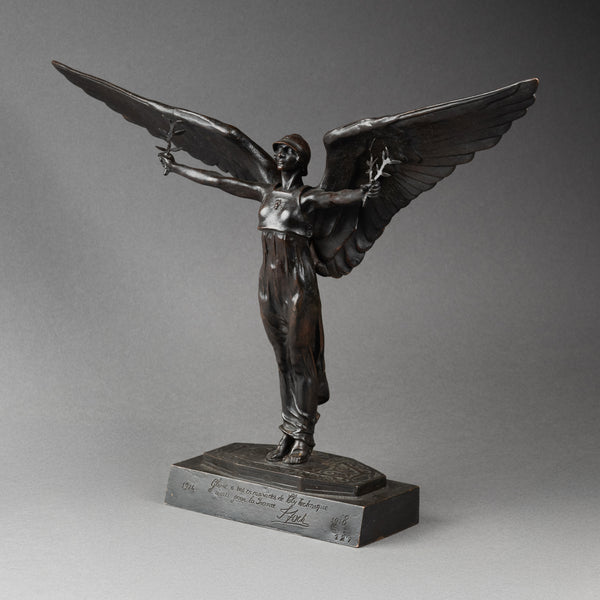 Victor SEGOFFIN (1868-1925) 'Victoire ailée' Bronze patiné vers 1925