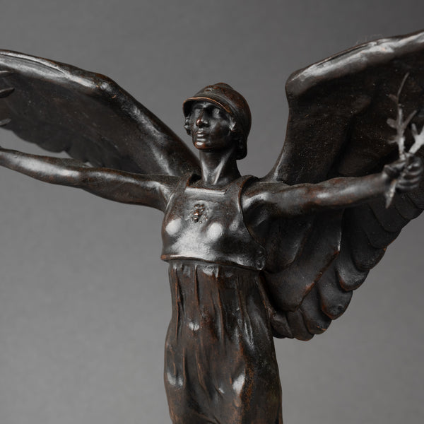 Victor SEGOFFIN (1868-1925) 'Victoire ailée' Bronze patiné vers 1925