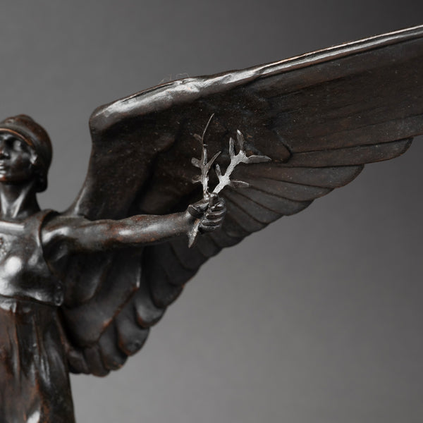 Victor SEGOFFIN (1868-1925) 'Victoire ailée' Bronze patiné vers 1925