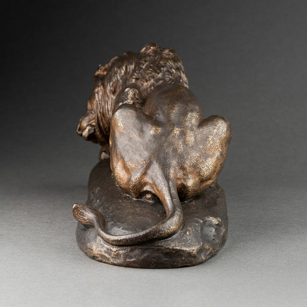 J. E. MASSON (1871-1932) Lion dévorant sa proie, bronze fin XIXème