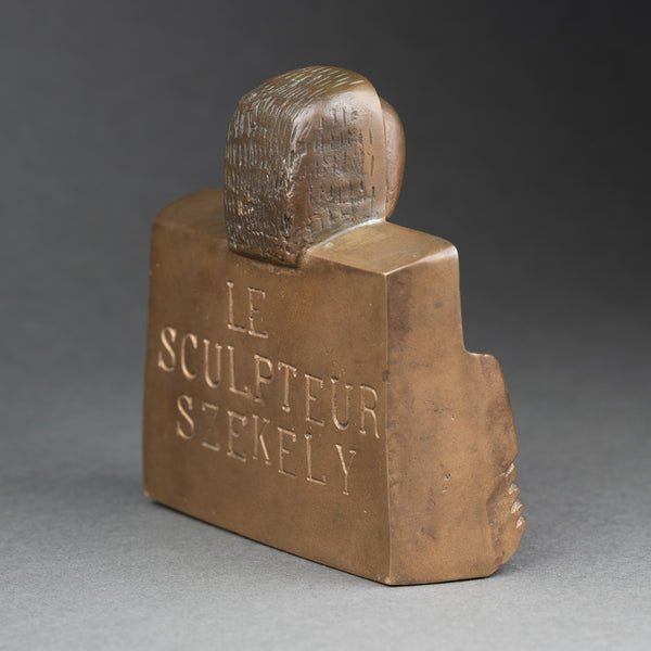 Pierre SZEKELY (1923-2001) 'Le Sculpteur' (1982) - Bronze patiné.