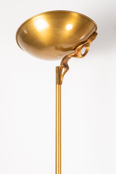 Paire de lampadaires en bronze doré vernissé portants une étiquette « L.G » pour Lucien Gau