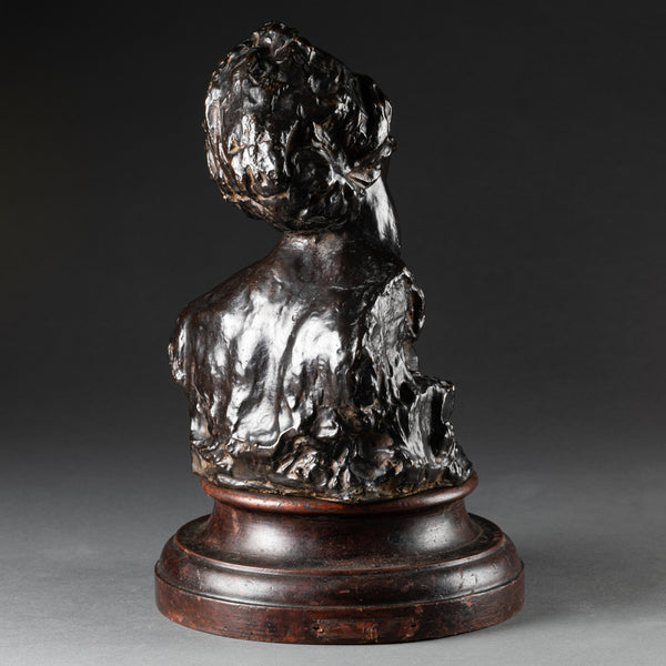 Alfredo PINA (1887-1966) Buste de femme en bronze patiné. Fonte Valsuani, période Art Déco - Collection's - Romain & Henri Hayat