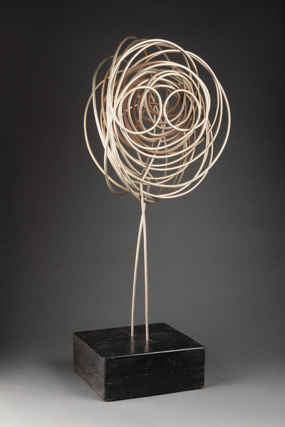 Shiv SINGH (1938-2015) Sculpture moderne en fils métalliques.