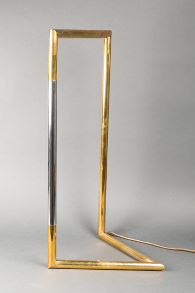 MAISON CHARLES - Lampe de bureau moderniste en métal doré - Vers 1960.