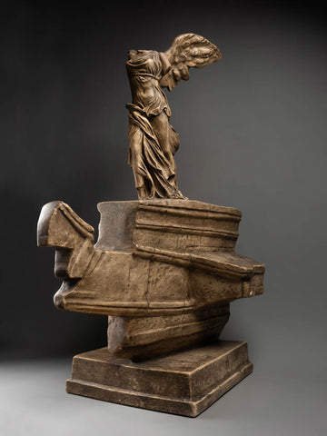 Victory of Samothrace (large model, with prow of the ship) - Patinated plaster early 20th century